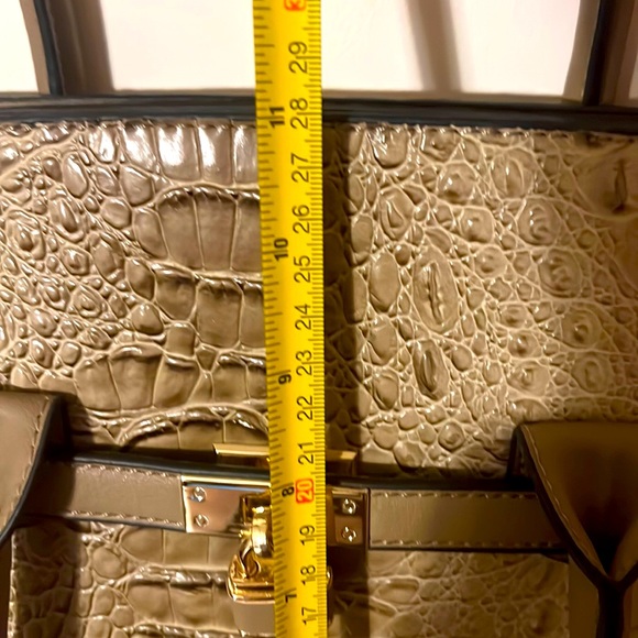 Large Faux Alligator Bag. NWOT. Absolutely New. Gold Trim. Many Pockets! - Picture 11 of 12